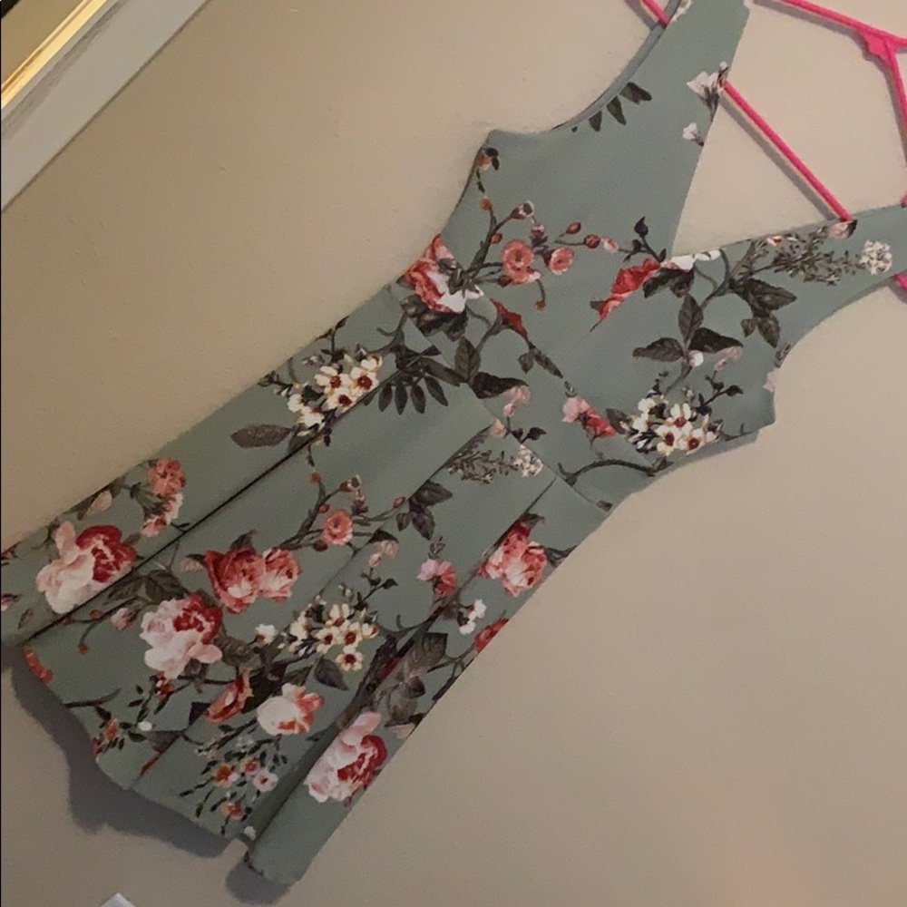 Medium dress